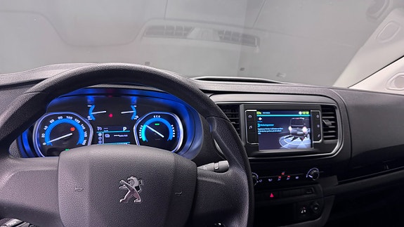 Peugeot e-Expert 12 of 21