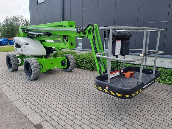 Niftylift HR 17 4X4 2 of 7