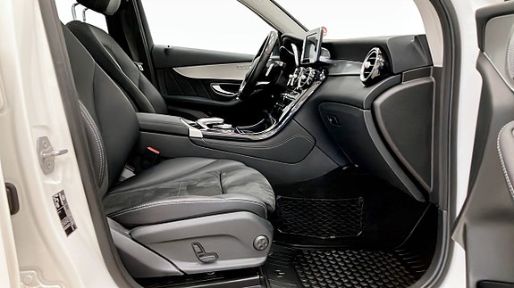 Mercedes-Benz GLC220 d 3 of 5