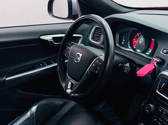 Volvo V60 4 of 5