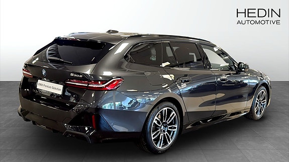 BMW 530e 2 of 5