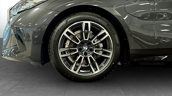 BMW 530e 9 of 9