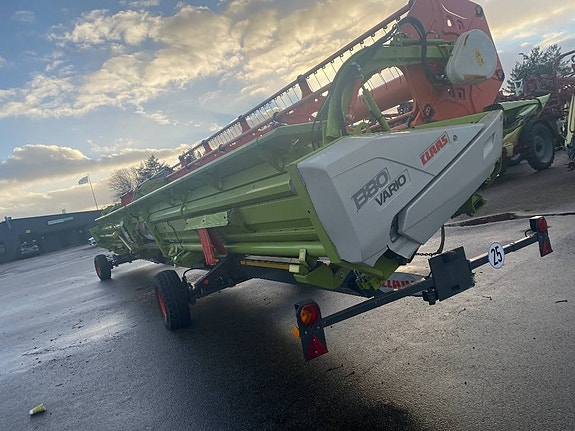 CLAAS Lexion 8800 TT 12 of 15
