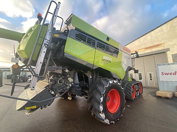 CLAAS Lexion 8800 TT 6 of 15