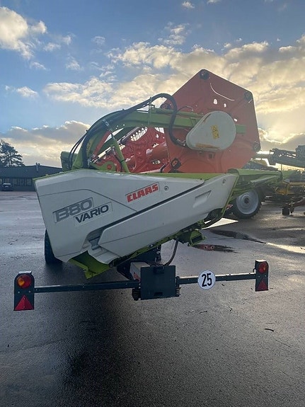 CLAAS Lexion 8800 TT 11 of 15