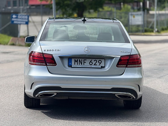 Mercedes-Benz E250 8 of 23
