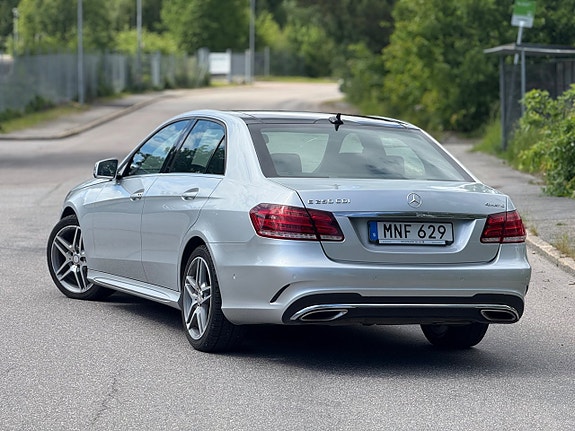 Mercedes-Benz E250 9 of 23