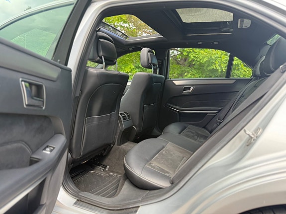 Mercedes-Benz E250 22 of 23