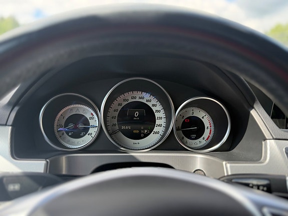 Mercedes-Benz E250 18 of 23
