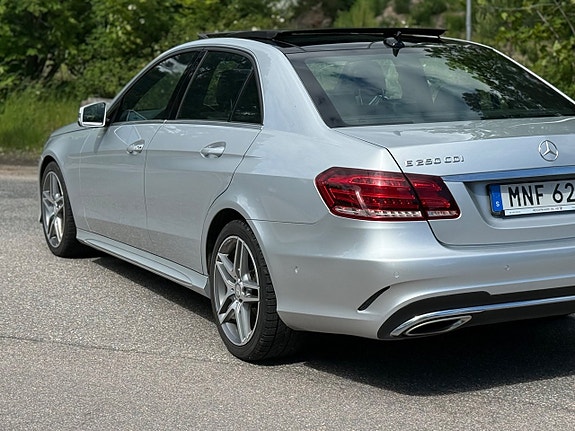 Mercedes-Benz E250 10 of 23
