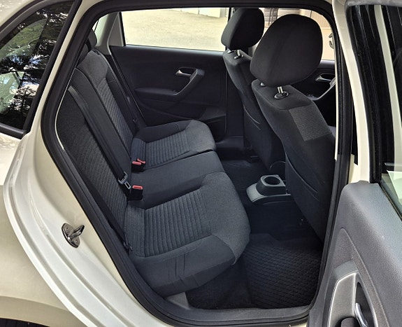 Volkswagen Polo 12 of 15
