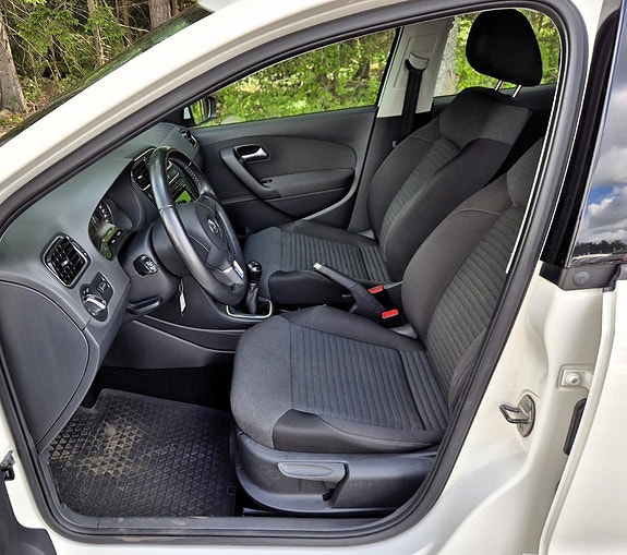 Volkswagen Polo 9 of 15