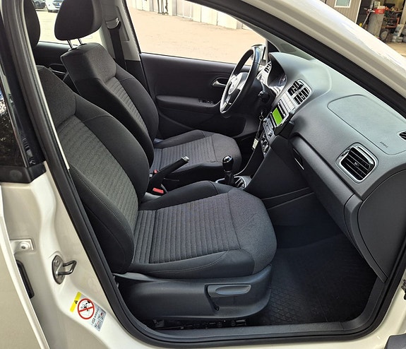 Volkswagen Polo 13 of 15