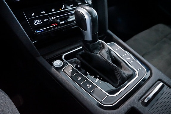 Volkswagen Passat 25 of 30