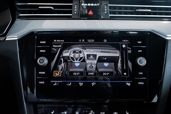 Volkswagen Passat 20 of 30