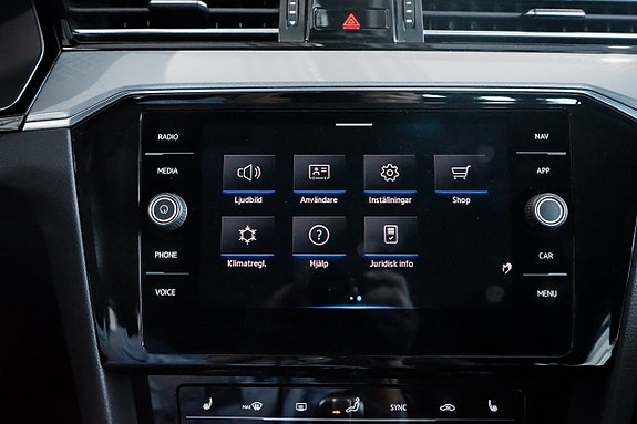 Volkswagen Passat 22 of 30