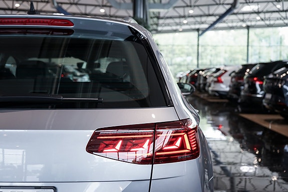 Volkswagen Passat 9 of 30