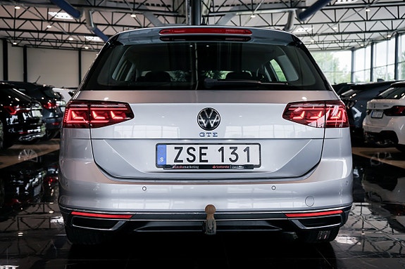 Volkswagen Passat 8 of 30