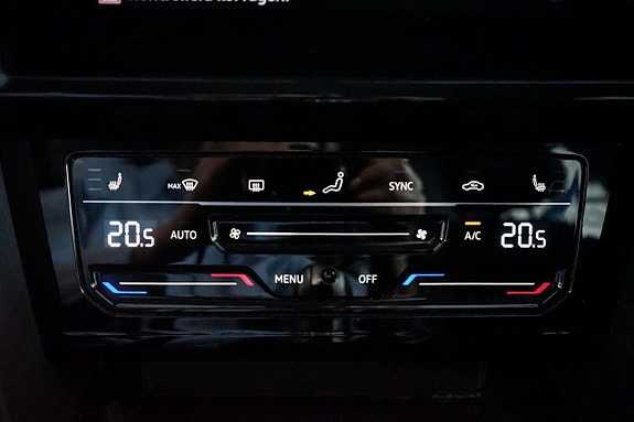 Volkswagen Passat 24 of 30
