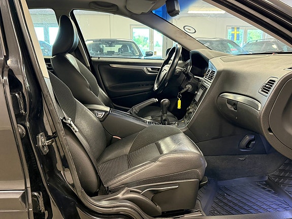 Volvo S60 14 of 24