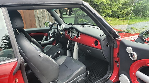MINI Cooper 4 of 5
