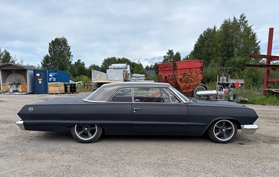 Chevrolet Impala 3 of 5