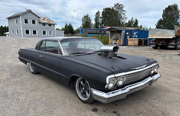 Chevrolet Impala 4 of 5