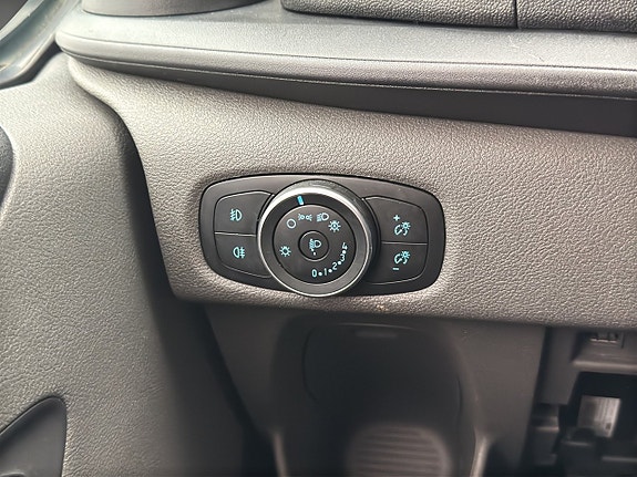 Ford Transit Custom 13 of 22