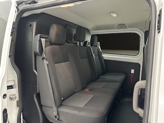 Ford Transit Custom 21 of 22