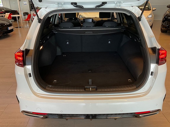 Kia Ceed 13 of 13