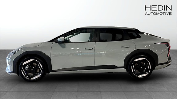 Kia EV4 6 of 8