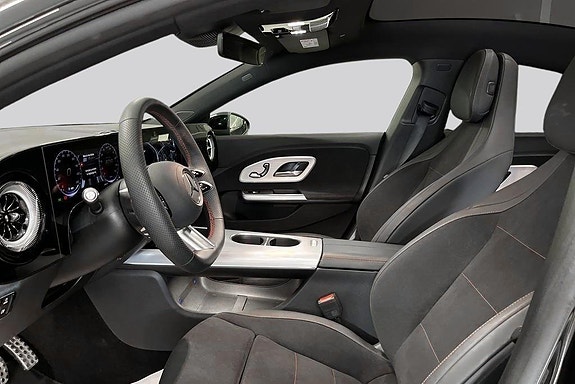 Mercedes-Benz CLA350 8 of 14