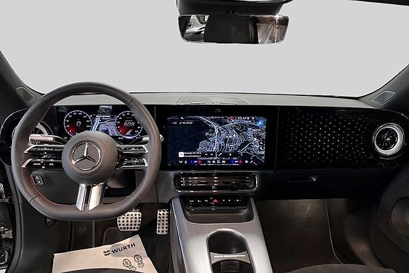 Mercedes-Benz CLA350 7 of 14
