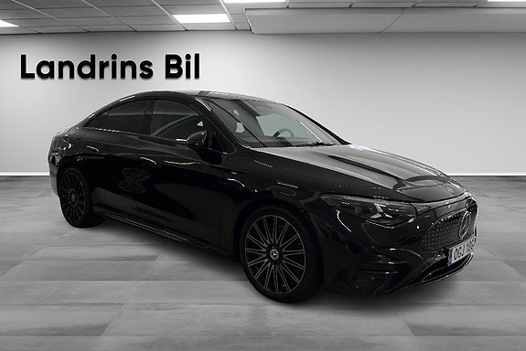Mercedes-Benz CLA350 3 of 14