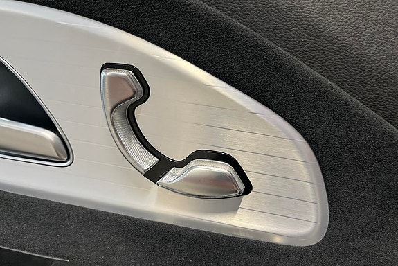 Mercedes-Benz CLA350 13 of 14