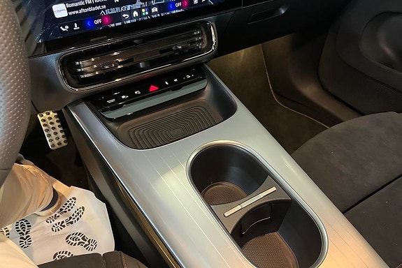 Mercedes-Benz CLA350 12 of 14