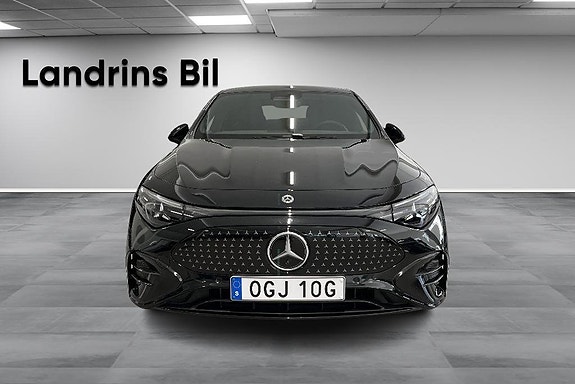 Mercedes-Benz CLA350 2 of 14