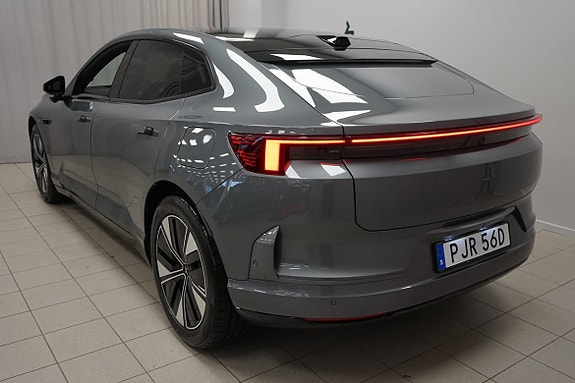 Polestar 4 3 of 24