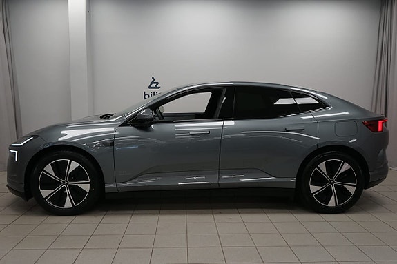 Polestar 4 2 of 24