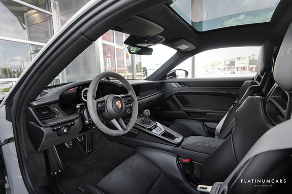Porsche 911 6 of 26