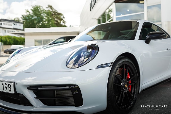 Porsche 911 22 of 26