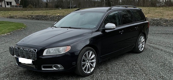 Volvo V70 2 of 4