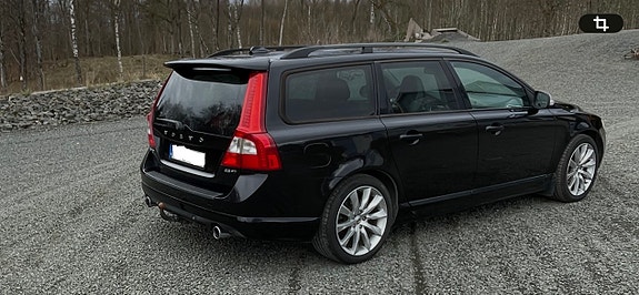 Volvo V70 3 of 4