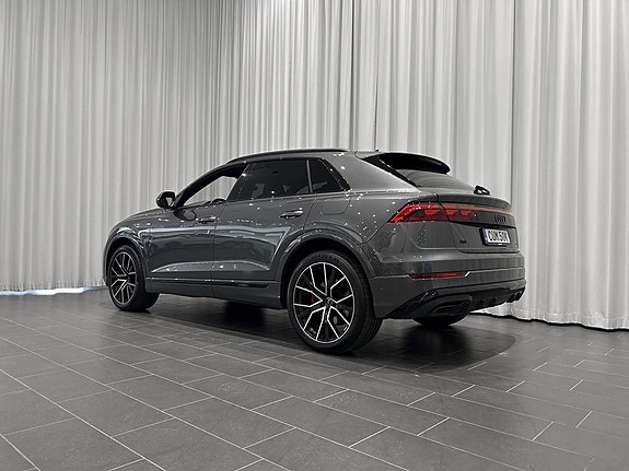 Audi Q8 3 of 5