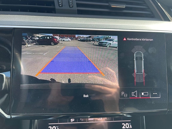 Audi Q8 17 of 26