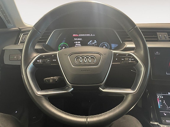 Audi Q8 14 of 26