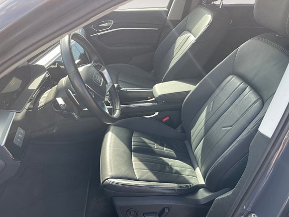 Audi Q8 9 of 26