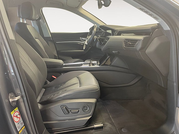 Audi Q8 16 of 26