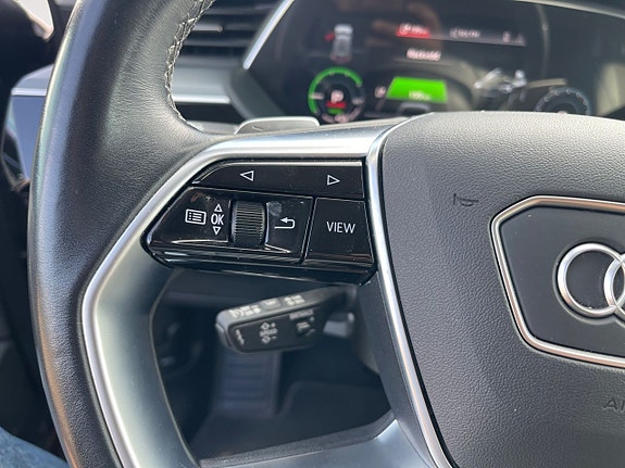 Audi Q8 25 of 26