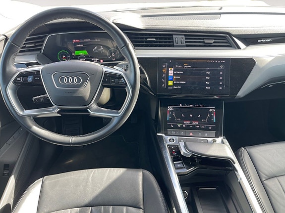 Audi Q8 10 of 26